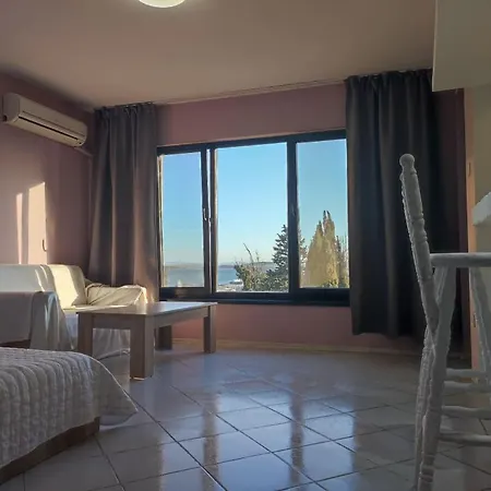 съншайн Appartement Burgas